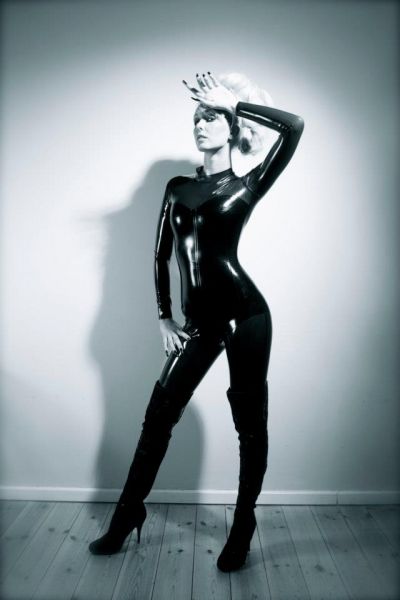 Latexanzug für Damen Nr. 2